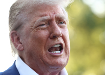 Tarifa de 50%: Brasil enfrenta a maior taxa entre países notificados por Trump; veja lista