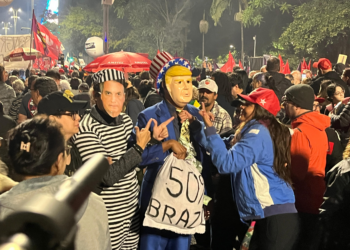 Manifestantes ocupam Av. Paulista em protesto contra tarifaço imposto por Trump ao Brasil e pela taxação dos super-ricos