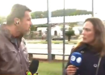 Repórter da Band empurra jornalista da Record ao vivo