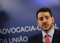 AGU quer investigação sobre possível lucro de investidores com informação privilegiada sobre tarifaço