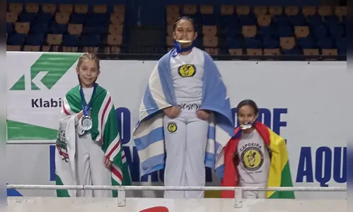 Laurinha, de Jardim Alegre, é bicampeã estadual de capoeira