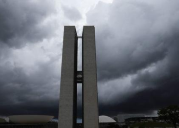 Brasil é dividido entre cidadãos e ralé pelo Congresso através das emendas