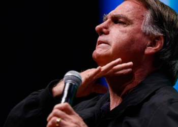 Defesa diz que Bolsonaro não fará nenhuma declaração até resposta de Moraes