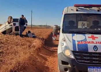 Criança de 7 anos é arremessada de carro e morre