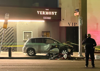 Motorista acusado de atropelar multidão em frente a boate em Los Angeles é indiciado por 37 tentativas de homicídio