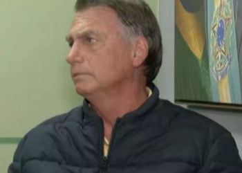 Bolsonaro é condenado a pagar R$ 150 mil por fala sobre 'clima' com meninas