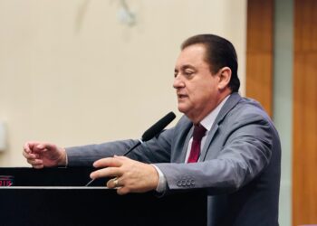 Deputado Sebastião Rezende comemora aprovação de projeto de lei de sua autoria que cria carteira de identificação da pessoa com lupos em MT