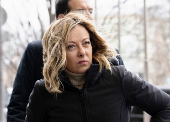 Primeira-ministra da Itália Giorgia Meloni é alvo de fotos manipuladas em site de conteúdo adulto; portal foi fechado