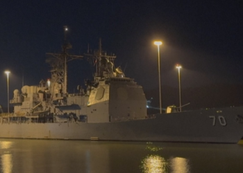 VÍDEO: navio de guerra dos EUA entra no Canal do Panamá a caminho do Caribe