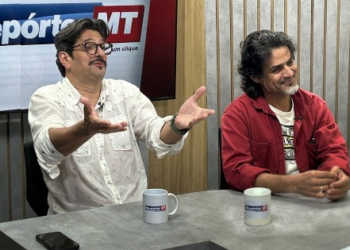 Monólogo com ator global Gil Hernandes apresenta garoto de programa gay: "Mergulhei de corpo e alma nesse personagem"