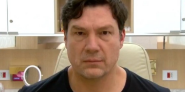 Ator Ricardo Macchi passa por harmonização facial