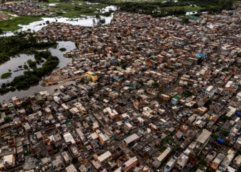 Prefeitura derruba barracos no Jardim Pantanal e grupo reclama de remoção forçada