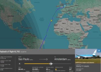Carregador portátil pega fogo em pleno voo entre São Paulo e Amsterdã; fumaça tomou conta da cabine e assustou passageiros