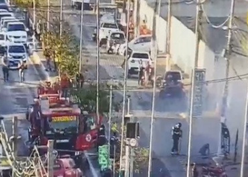 Carro pega fogo em posto de combustíveis de Várzea Grande