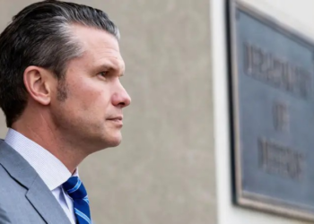 Secretário de Defesa dos EUA publica vídeo com pastor dizendo que mulheres não deveriam votar