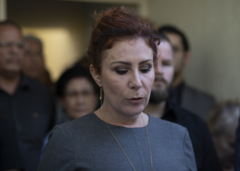 Carla Zambelli chega para audiência sobre extradição na Itália, diz que passou mal e é atendida por médica