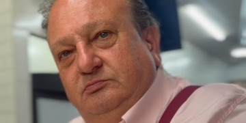 Jacquin viraliza na web ao detonar o morango do amor