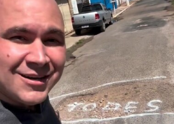 Abilio provoca militância: "se quiser que a gente tampe seu buraco, escreva todes"