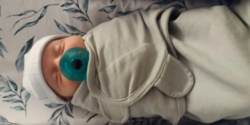 Embrião congelado por 31 anos se torna o “bebê mais velho do mundo” após adoção