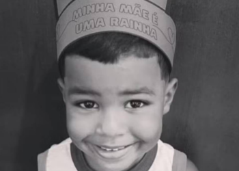 Menino de 5 anos atingido por bala perdida é enterrado no Rio