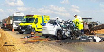 Corolla Cross bate de frente com caminhão e homem morre na BR-163