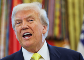 Governo Trump diz que pode cassar vistos de estrangeiros que já tenham entrado nos EUA; medida afeta brasileiros