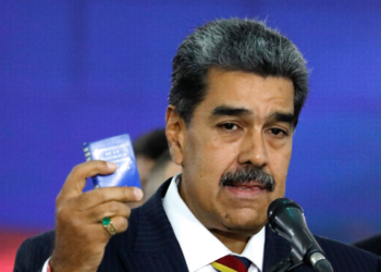 É #FAKE que Maduro sofreu a ataque com drone dos EUA; vídeo mostra incidente de 2018