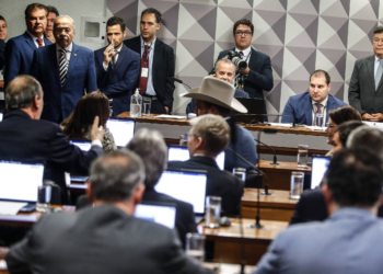 'Rei dos requerimentos' da CPI diz que decidiu chamar todo mundo ligado ao caso INSS