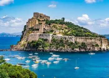 Aenaria: a fascinante história da cidade italiana que desapareceu há 2 mil anos após uma erupção vulcânica