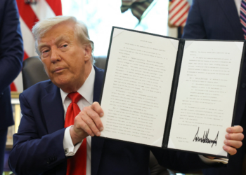 'Fiança sem dinheiro': Trump proíbe liberar detidos em Washington sem cobrança de pagamento