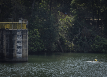 Redução de pressão de água na Grande SP começa nesta quarta e preocupa comerciantes e moradores