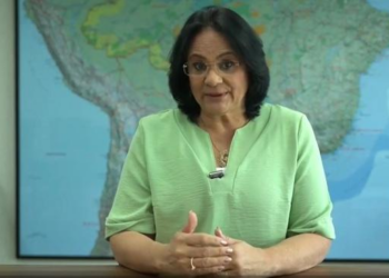 Damares Alves diz que está com câncer