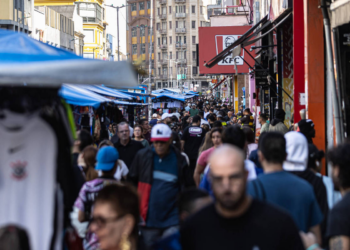 Brasil tem 213,4 milhões de habitantes em 2025, diz IBGE