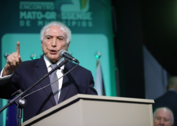 Em visita a Cuiabá, Temer defende atuação de Moraes: "Está cumprindo rigorosamente o papel que lhe cabe como ministro"