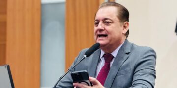 Deputado Sebastião Rezende garante aprovação da Lei 13.051/25 que obriga divulgação de banners digitais de crianças, adolescentes e idosos desaparecidos em eventos esportivos e culturais em Mato Grosso