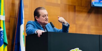 Sebastião Rezende garante aprovação de lei que proíbe bebidas alcoólicas em festas escolares em Mato Grosso