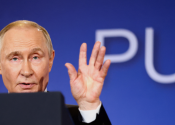 Putin diz que tropas europeias na Ucrânia seriam 'alvo legítimo' após 26 países prometerem enviar soldados no pós-guerra