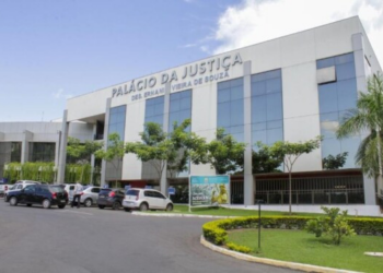 Juiz flexibiliza uso de tornozeleiras e libera viagens a alvos de operação por esquema no TJ