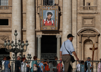Carlo Acutis: a história do jovem católico que se tornará o 1º santo millenial neste domingo