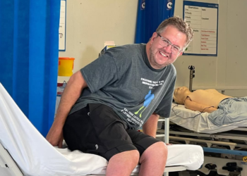 Médico é condenado por fraude após provocar a amputação das próprias pernas para receber indenização milionária de seguradora