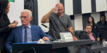 Abilio deixa mesa em audiência na Câmara após conselheira de educação  falar "todes"