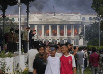 Ostentação de políticos, população pobre e redes bloqueadas: entenda a fúria da 'Geração Z' que levou o Nepal ao caos