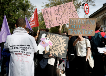 'Vamos bloquear tudo': movimento paralisa a França nesta quarta