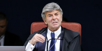 Fux vota para absolver Bolsonaro por todas as acusações