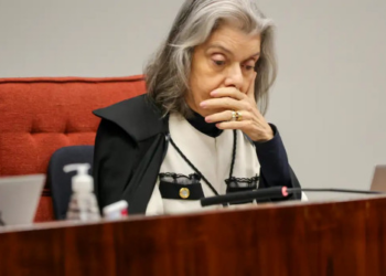 STF retoma julgamento de Bolsonaro com voto de Cármen Lúcia