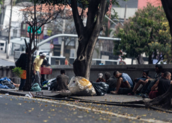 Cracolândia avança na avenida Pacaembu, e Receita federal aciona polícia