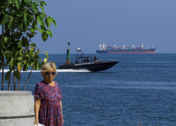 Maduro convoca venezuelanos alistados aos quartéis para aprender 'a atirar' diante de tensões com os EUA