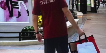 Youtuber de extrema esquerda, Felipe Neto apaga posts contra Trump e viaja para os EUA