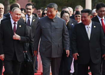 China acusa EUA de 'intimidação' ao pressionar por tarifas sobre compras de petróleo russo