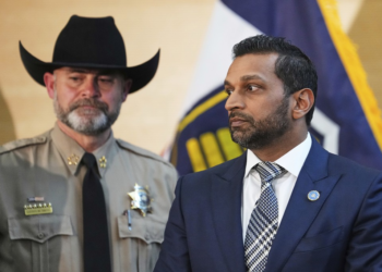 DNA encontrado no local onde Charlie Kirk foi baleado coincide com o de Tyler Robinson, diz FBI